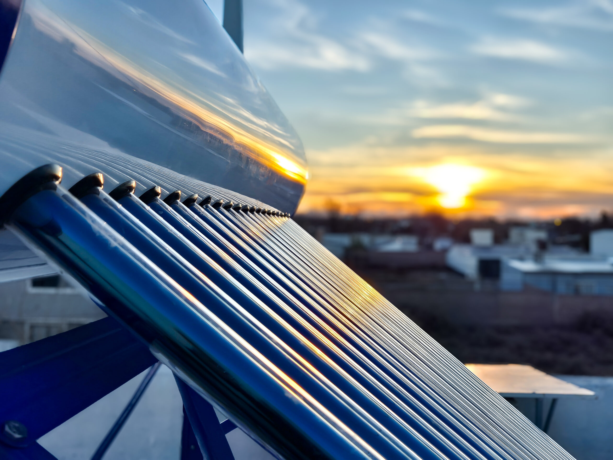 Solarthermie Anlage auf dem Dach – Warmwasser und Heizungsunterstützung